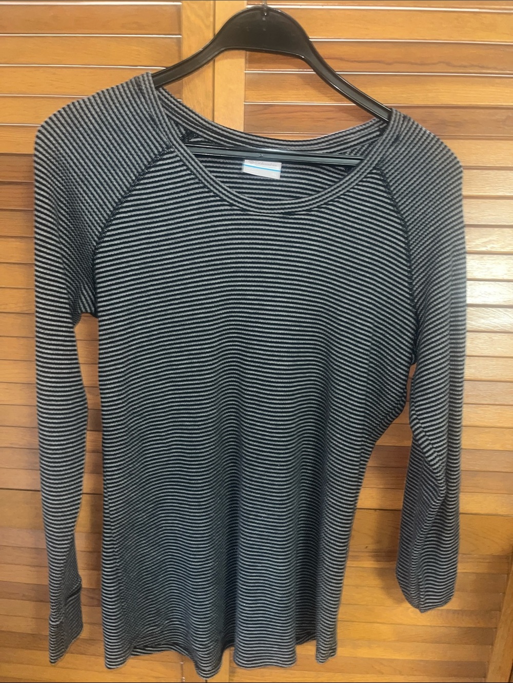 Columbia Striped Long-Sleeve Women's Top in Black and Gray